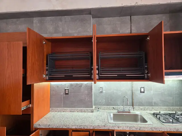 Casa en Boca del Río: cocina, clósets y plafón de madera — foto 5
