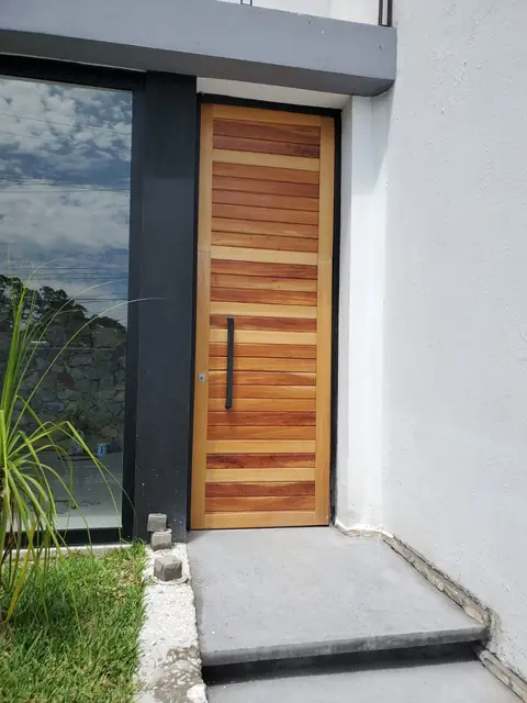 Casa con cancelería negra y clósets — foto 5