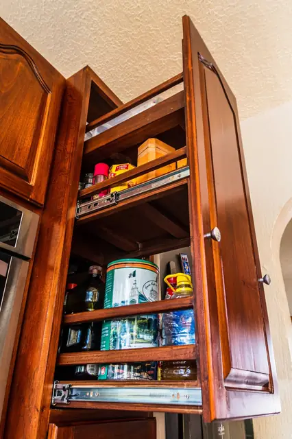 Cocina tradicional caoba con granito — foto 7