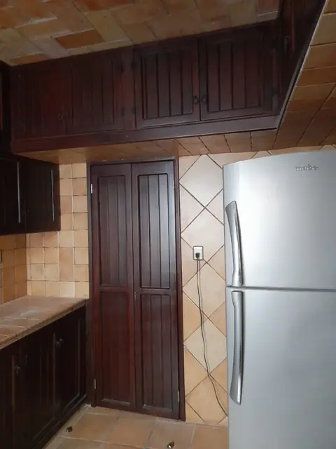 Cocina rústica en madera oscura — foto 6