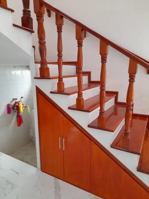 Escalera con barandal torneado — foto 3
