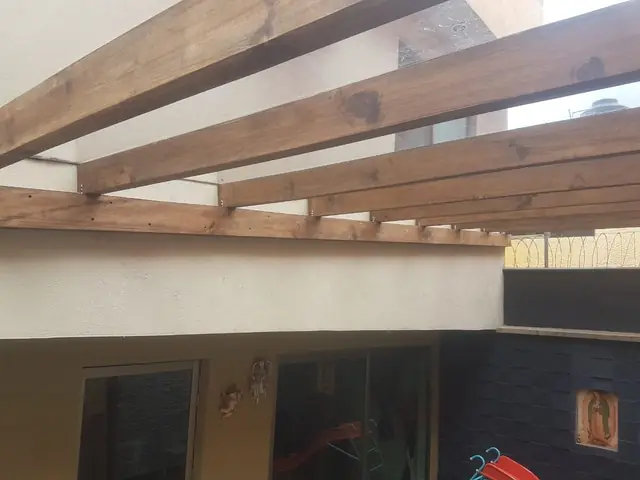 Pérgola de madera con cubierta de cristal — foto 5
