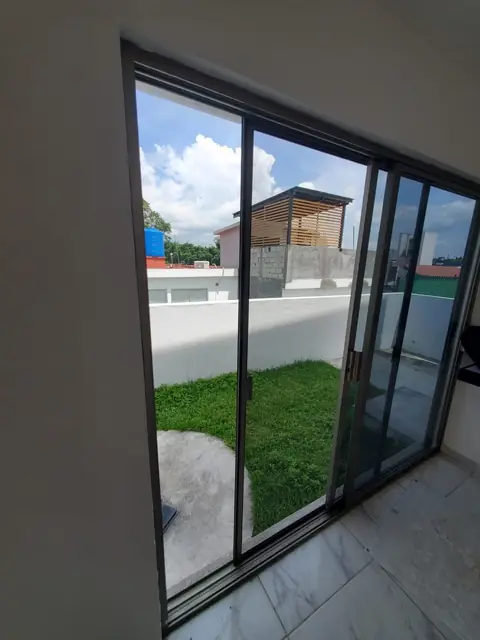 Puertas de aluminio, cristal y herrería — foto 5