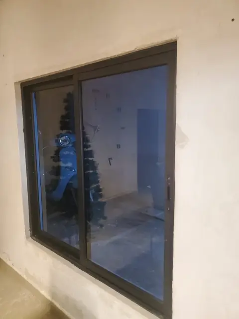 Puertas de aluminio, cristal y herrería — foto 12