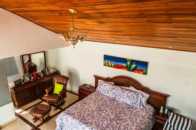 Plafón curvo de duela de madera — foto 3