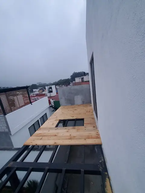 Techo de madera con tragaluces — foto 5