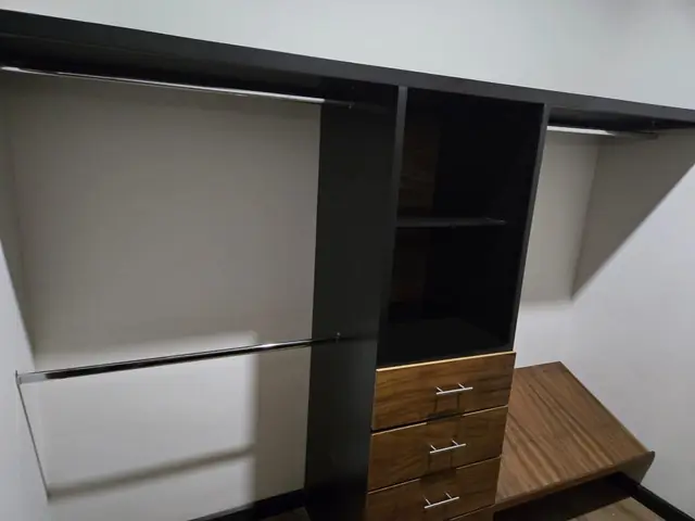 Vestidor negro con cajones tono nogal — foto 3